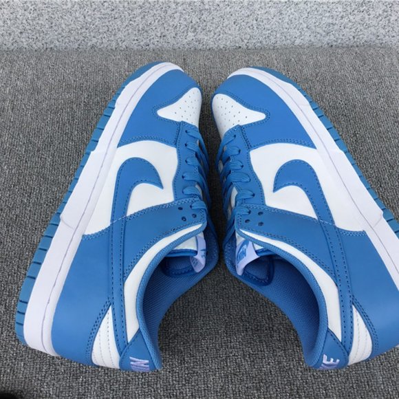 Nike Dunk Low x UNC Sneakers - Picture 4 of 5